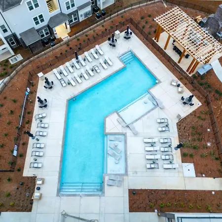 Elegant, Spacious 3Br 2B Apt Perfect For Long Stays